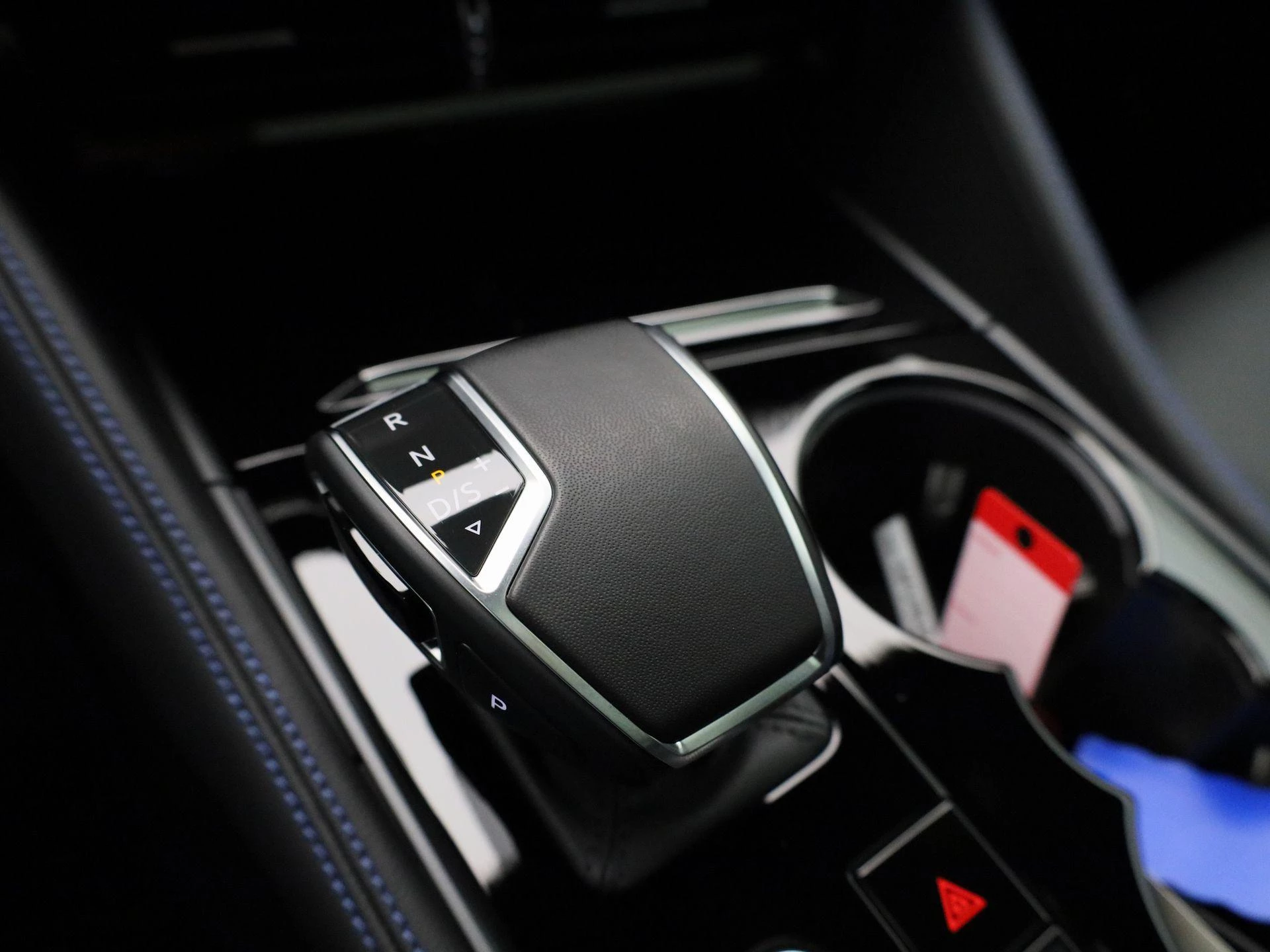 Volkswagen-Touareg-image-23