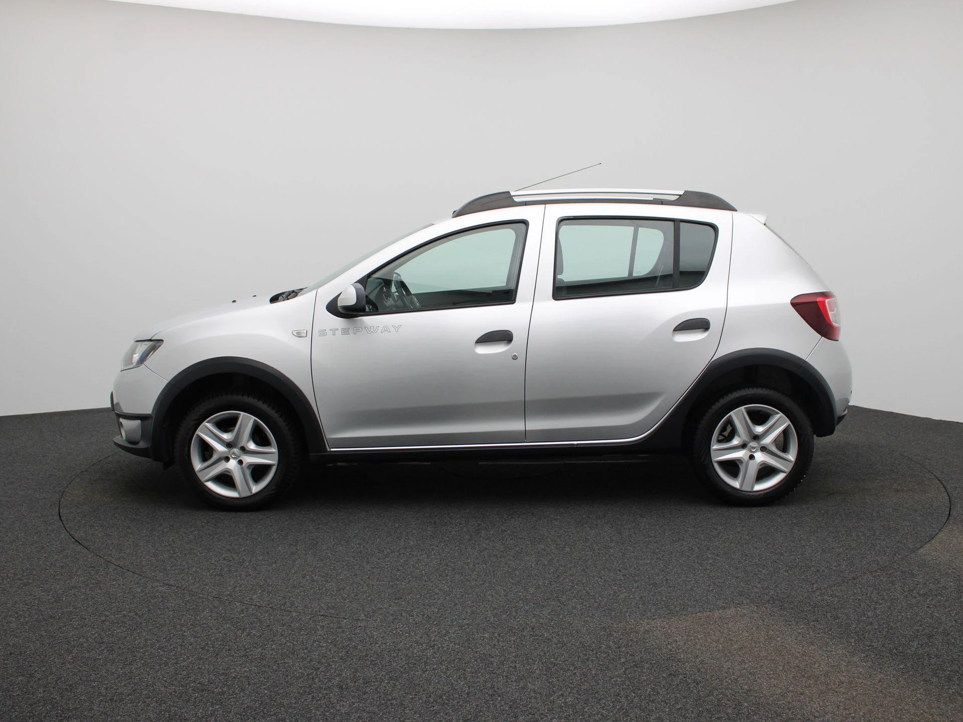 Dacia-Sandero Stepway-image-3