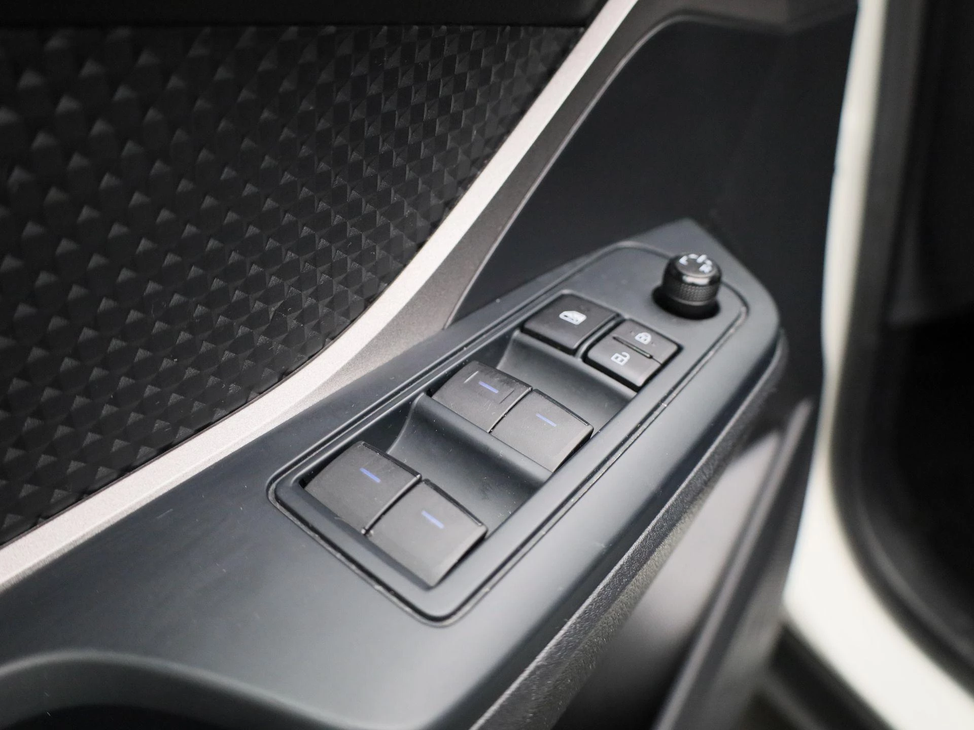 Toyota-C-HR-image-27