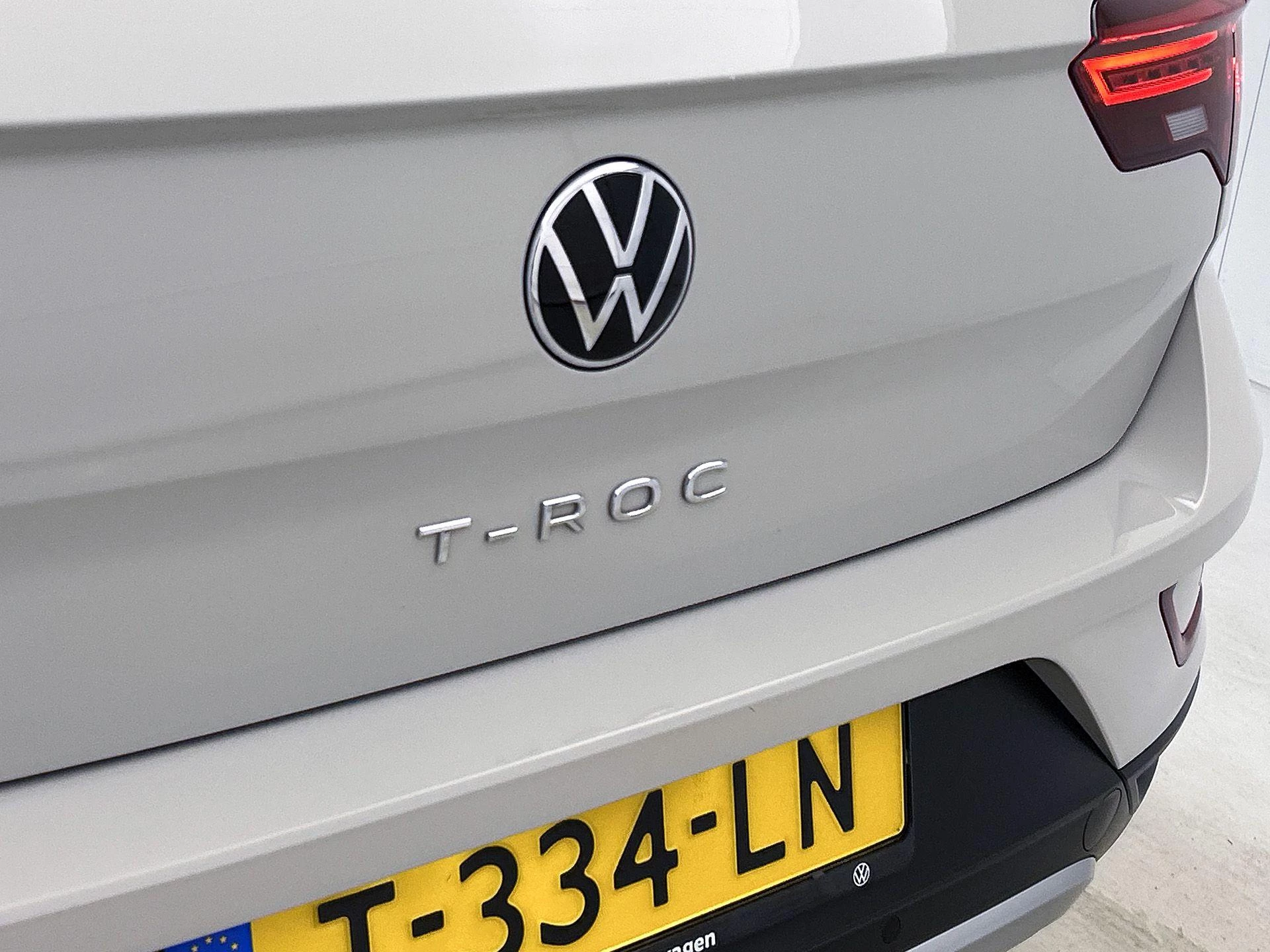Volkswagen-T-Roc-image-31
