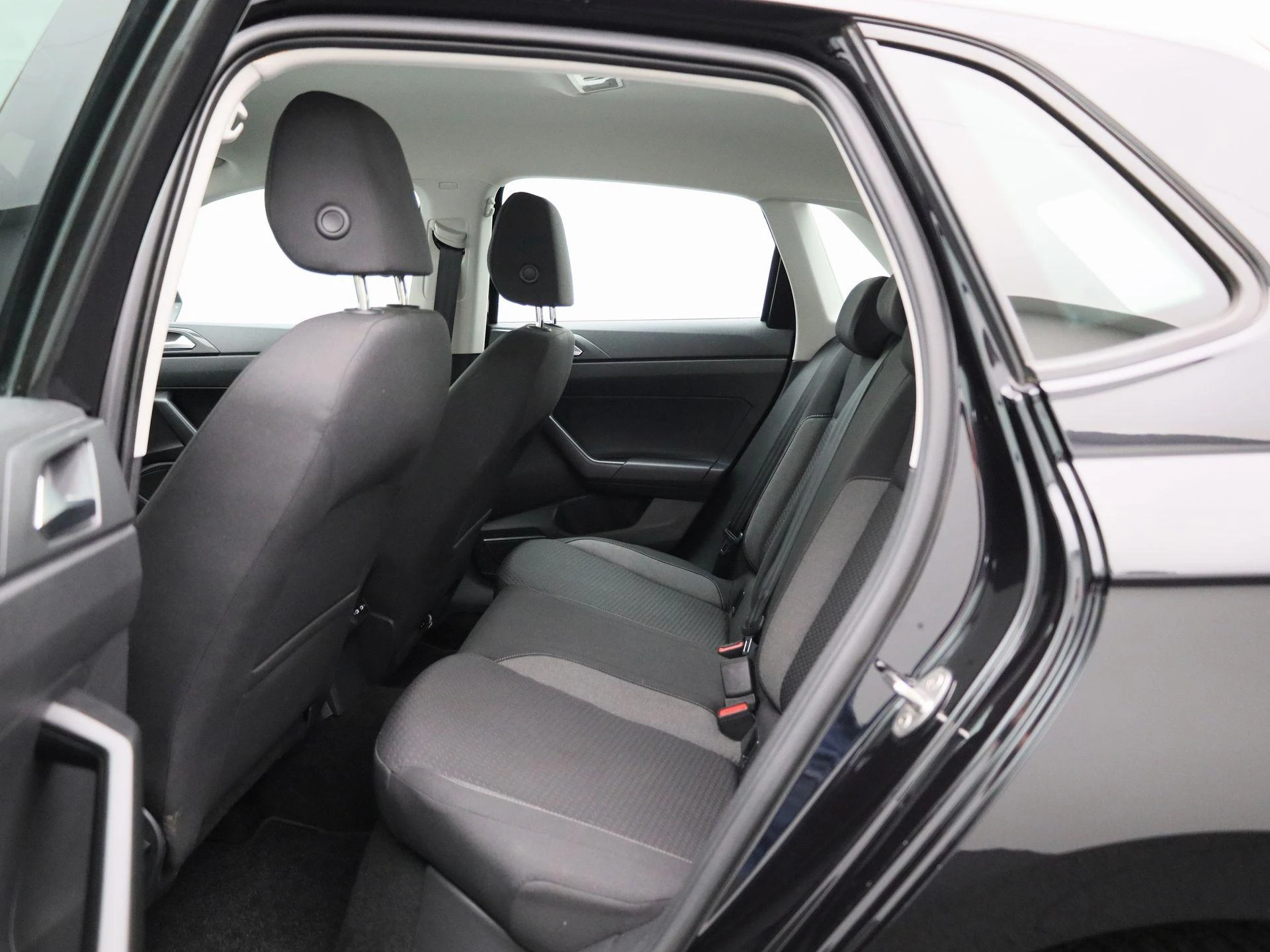 Volkswagen-Polo-image-10