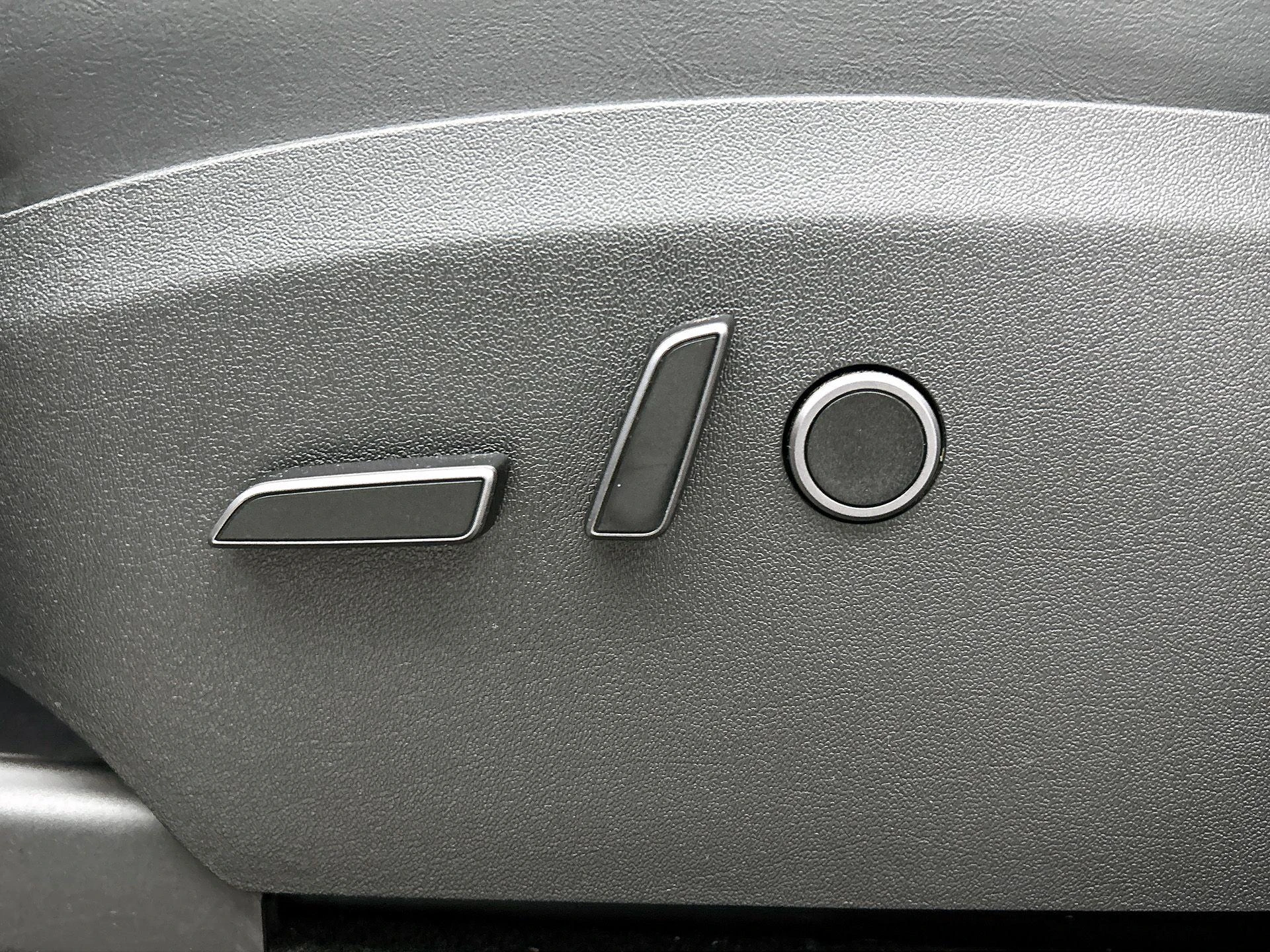 Tesla-Model Y-image-24
