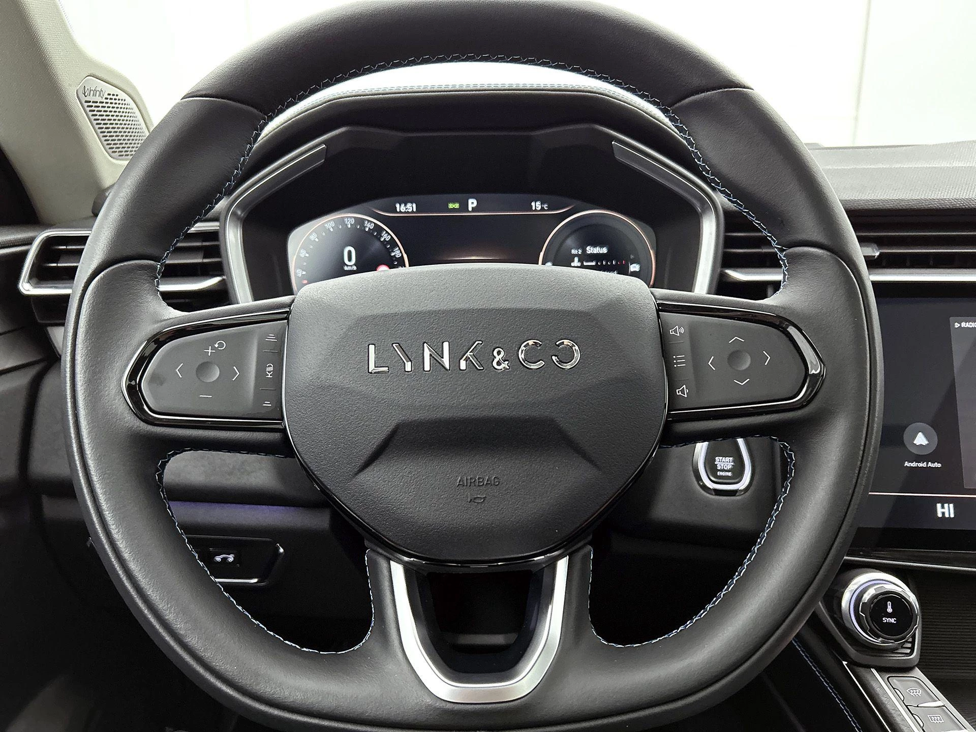 Lynk & Co-01-image-34