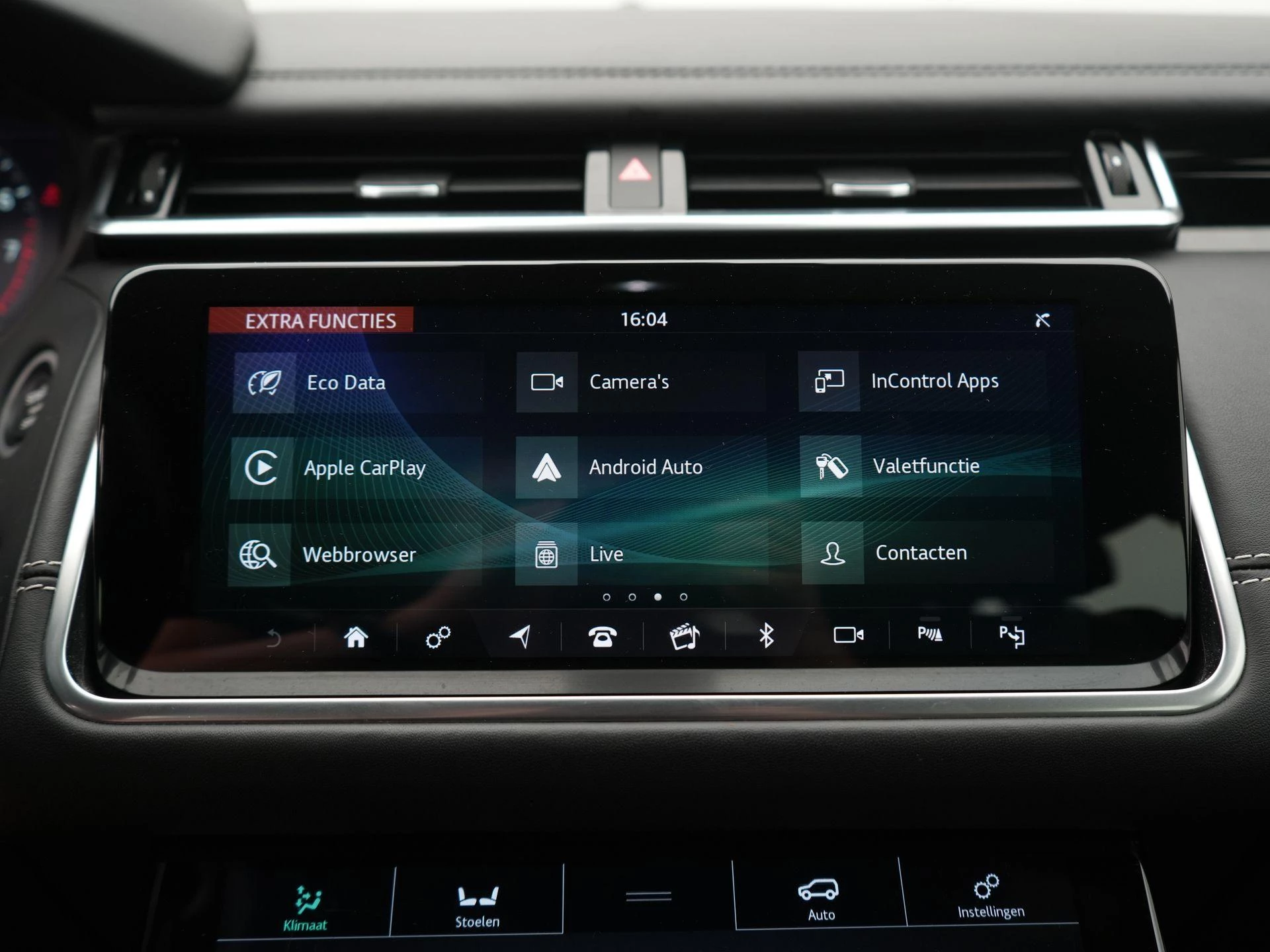 Land Rover-Range Rover Velar-image-16