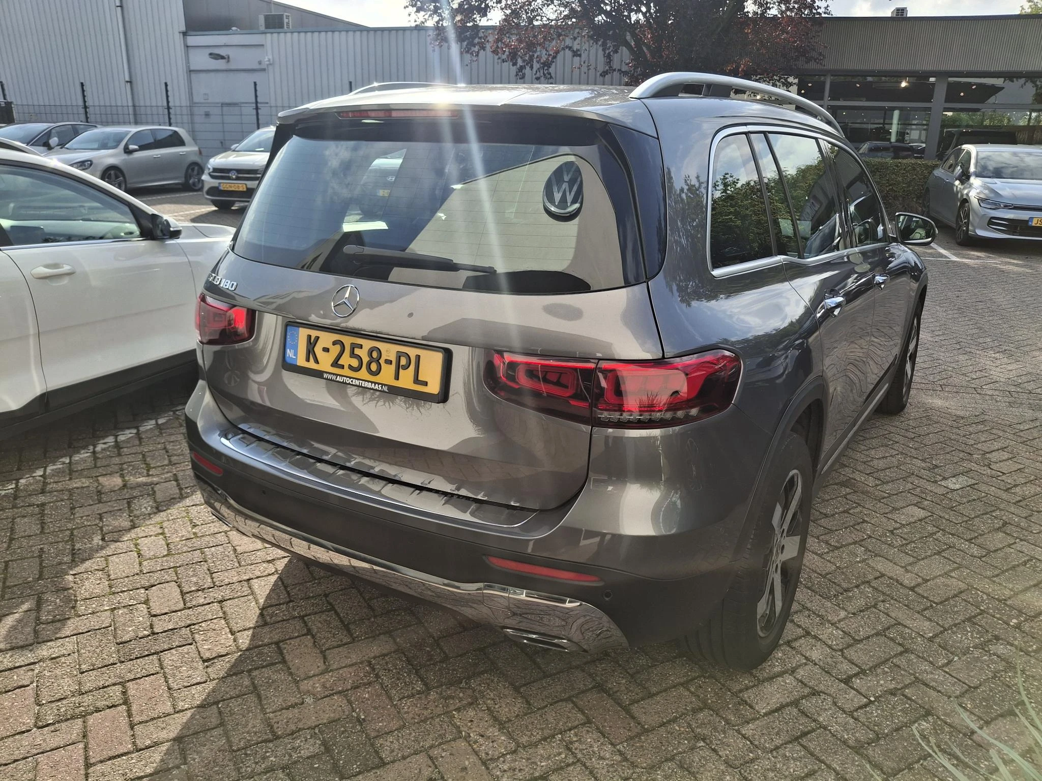 Mercedes-Benz-GLB-image-3