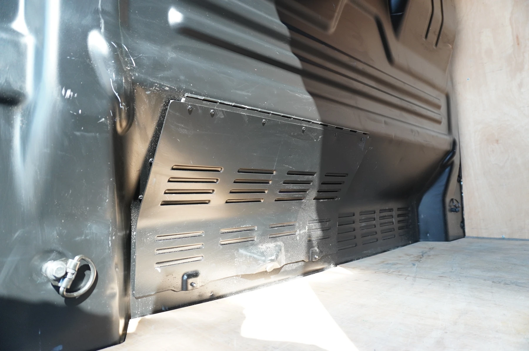Volkswagen-Transporter-image-12