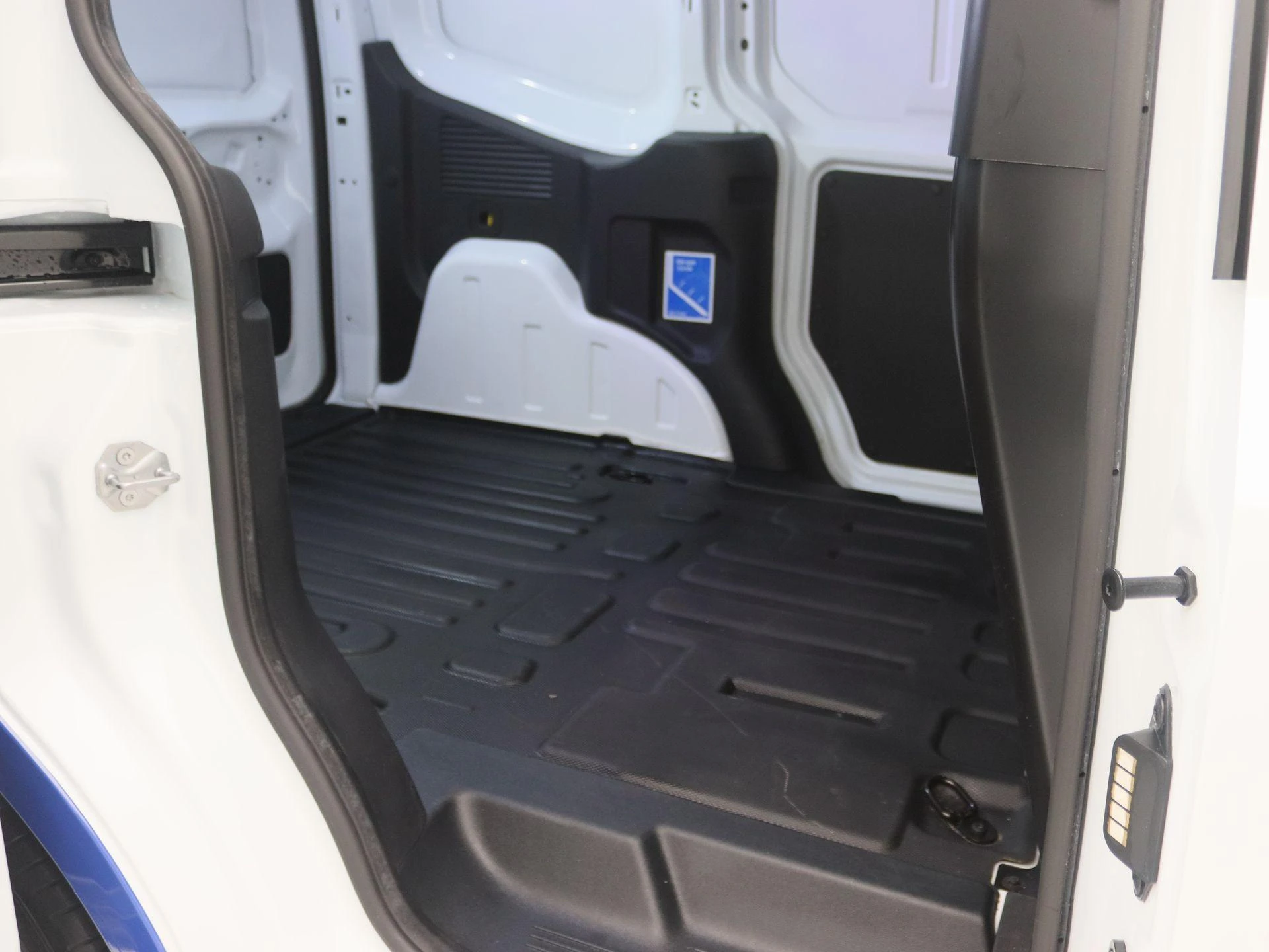 Ford-E-Transit-image-21
