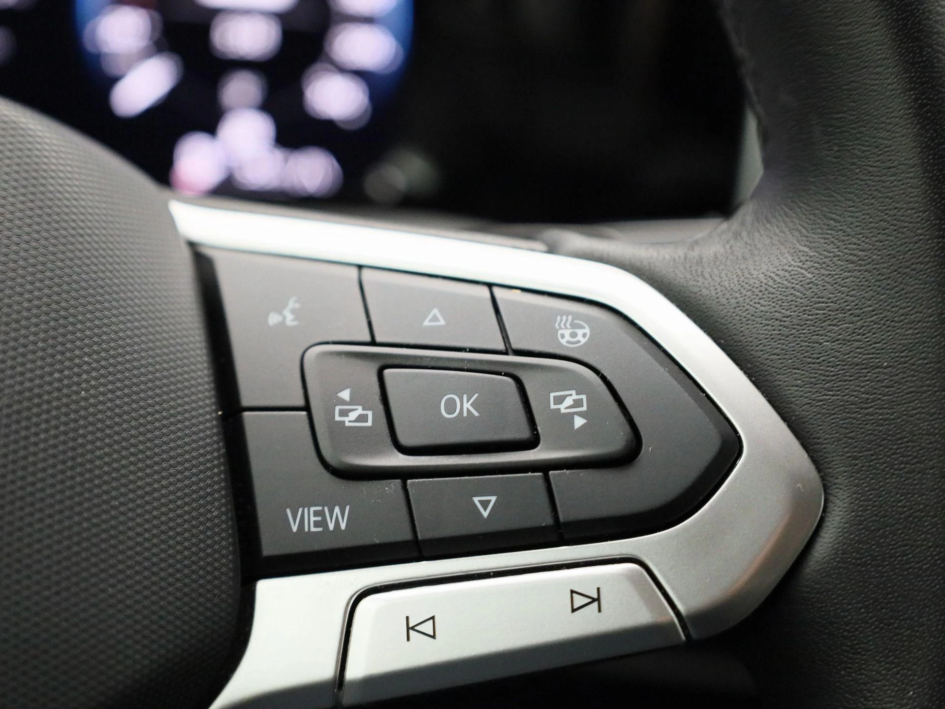 Volkswagen-Golf-image-26