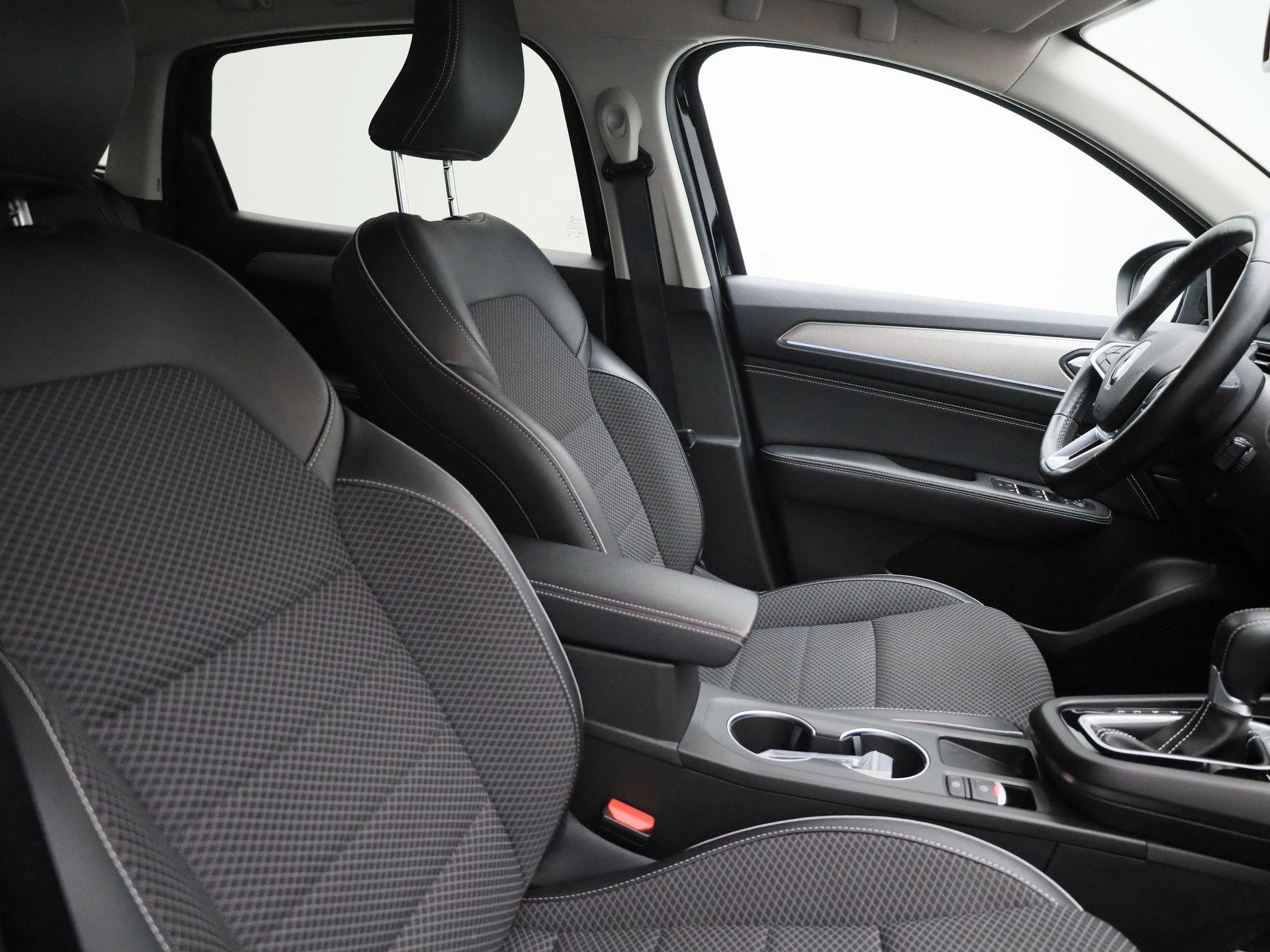 Renault-Arkana-image-31