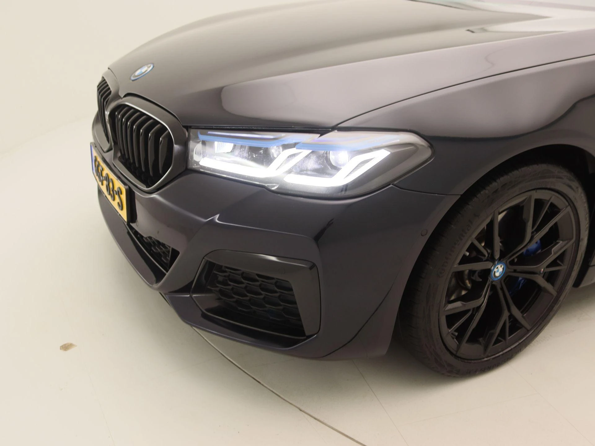 BMW-5 Serie-image-16