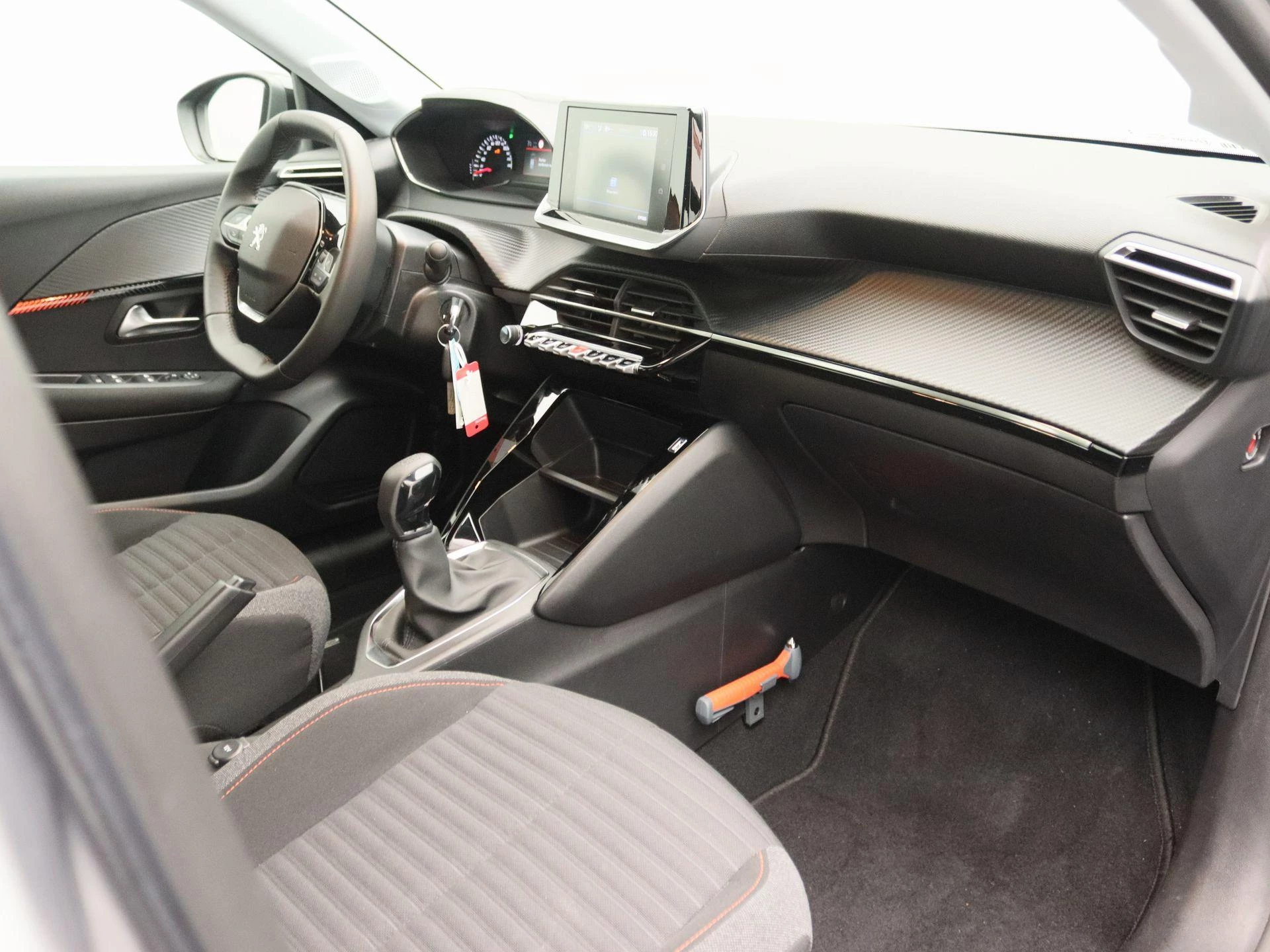 Peugeot-208-image-25