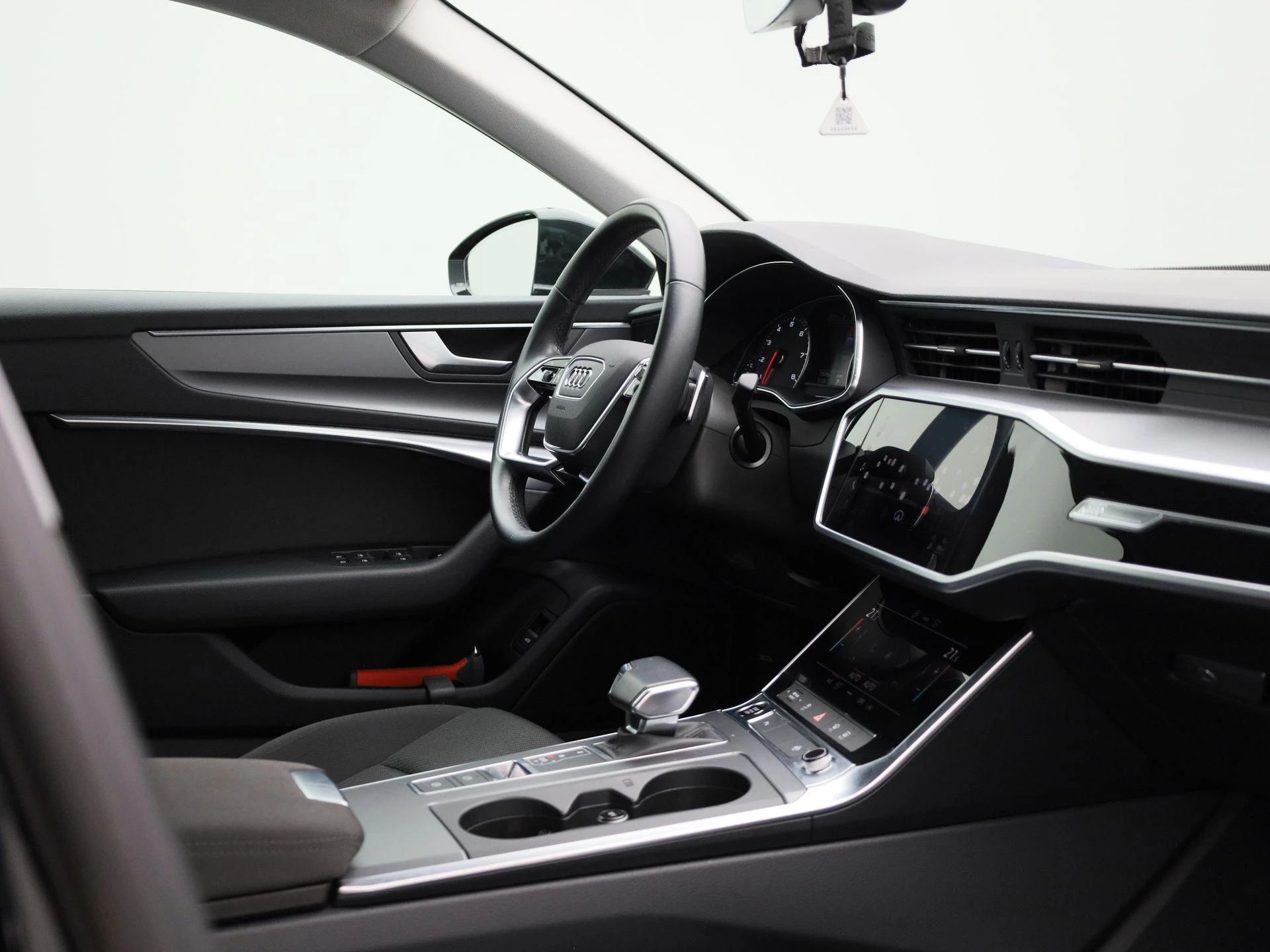 Audi-A6-image-35