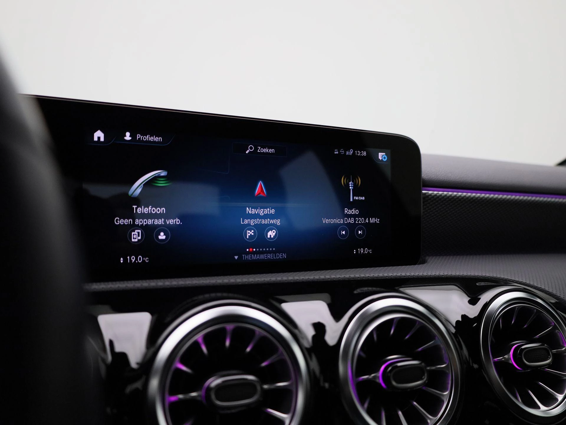 Mercedes-Benz-A-Klasse-image-13