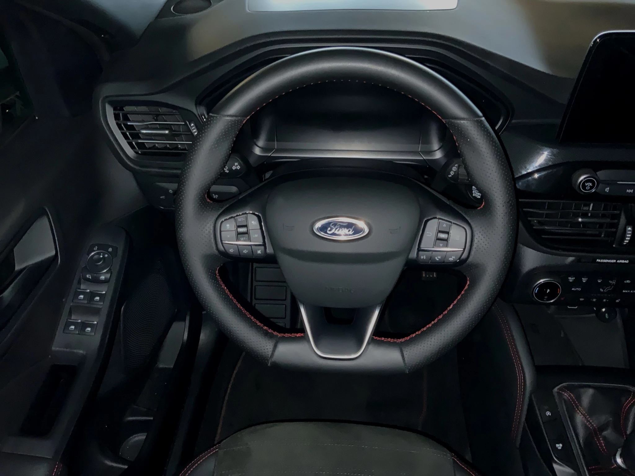 Ford Kuga ST-Line X*PANO*AHK*KAM*ACC*NAVI*SOUND-SYS. LED Pano SHZ 4xSHZ