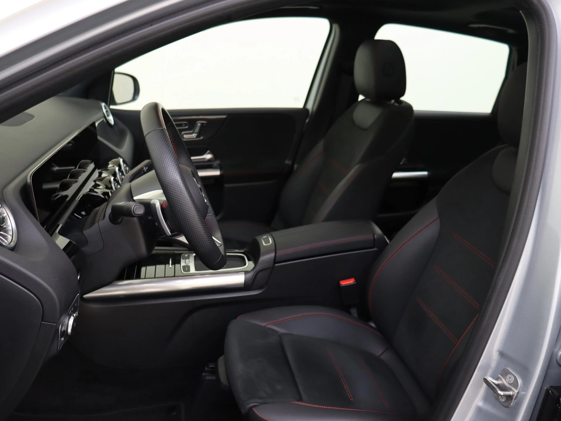 Mercedes-Benz-B-Klasse-image-14