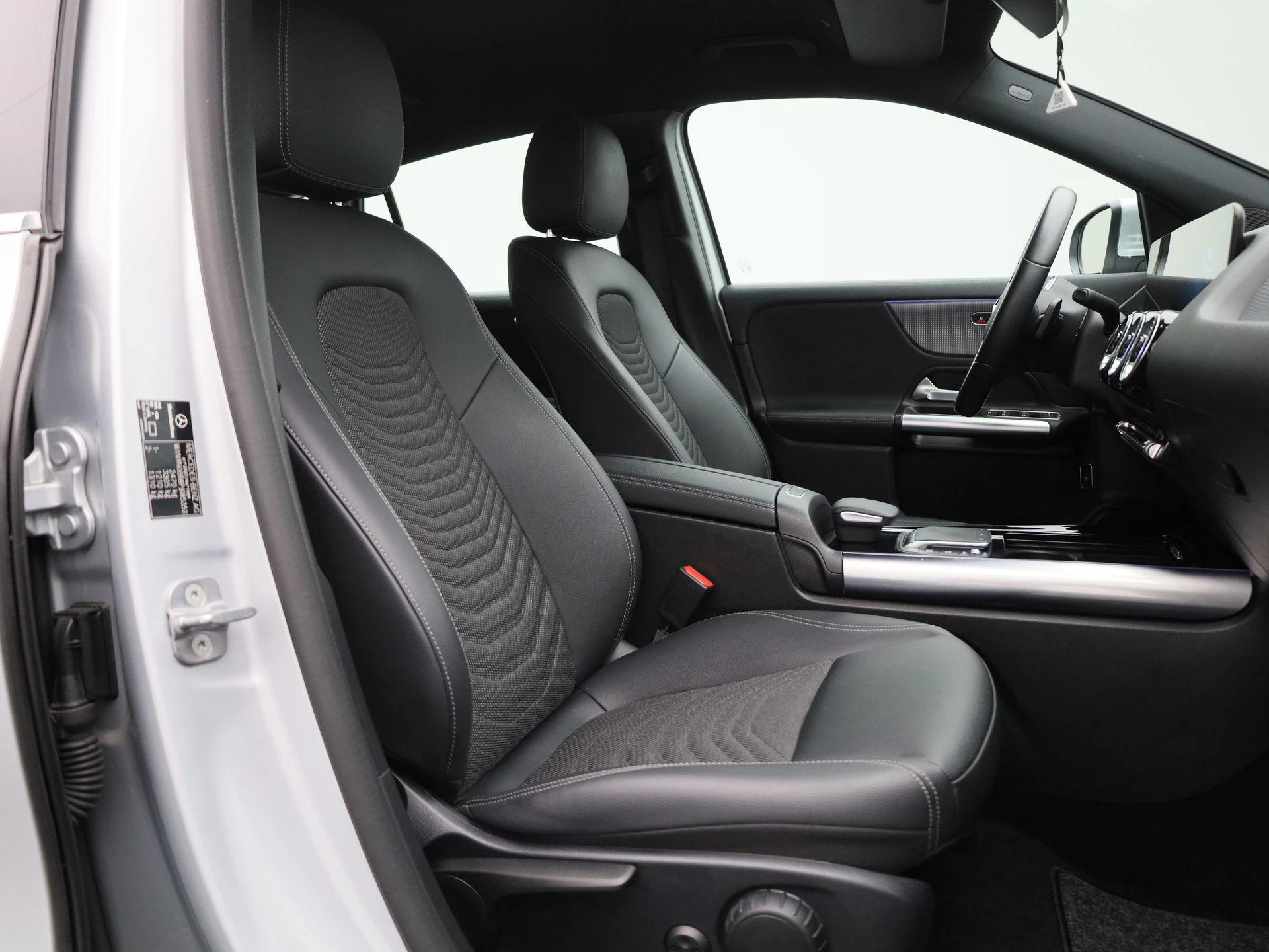 Mercedes-Benz-EQA-image-34