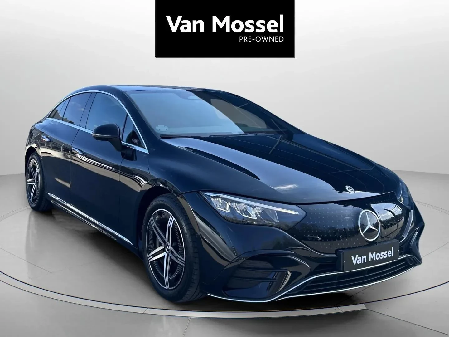 Mercedes-Benz-EQE-image-2