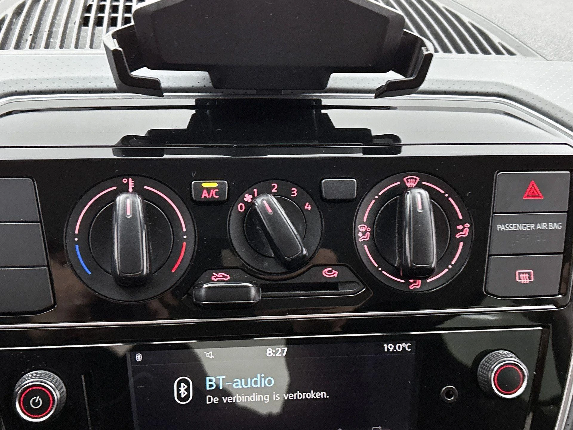 Volkswagen-up!-image-22