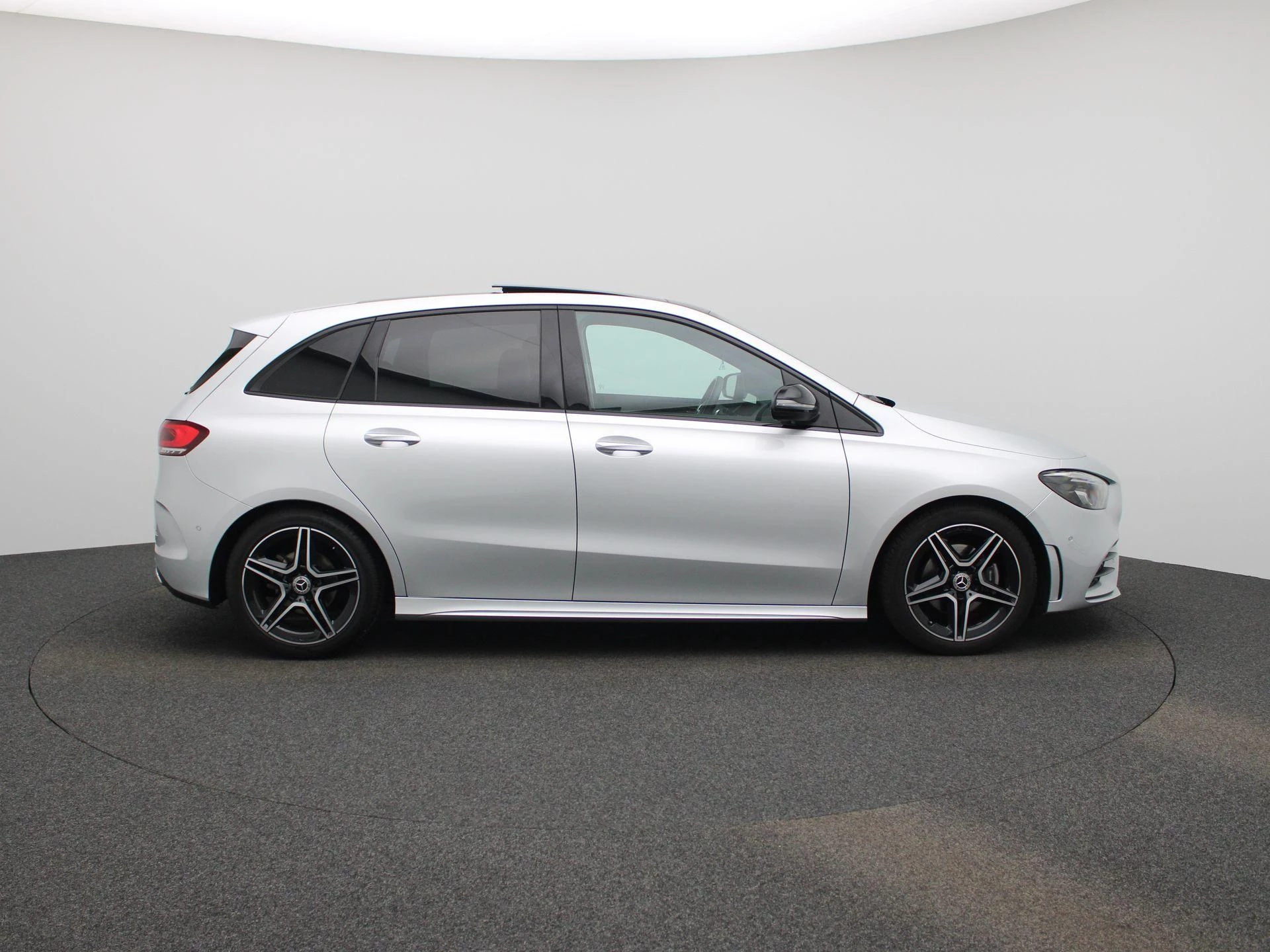 Mercedes-Benz-B-Klasse-image-5