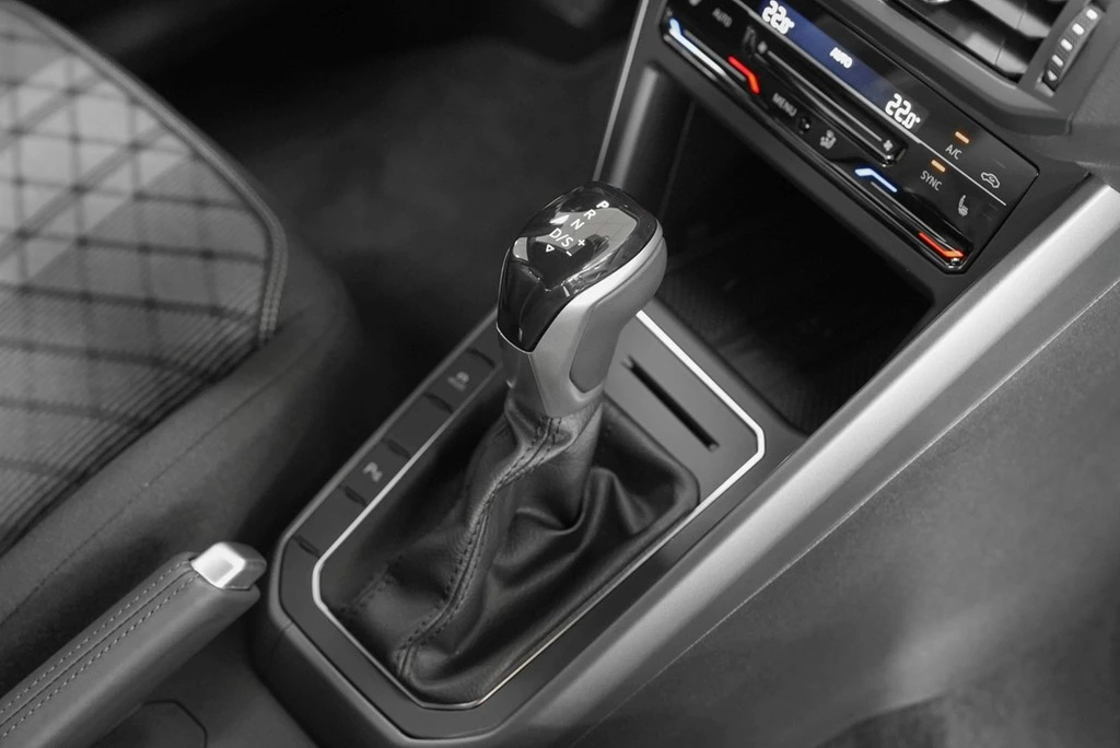 Volkswagen Polo R-Line DSG RearView