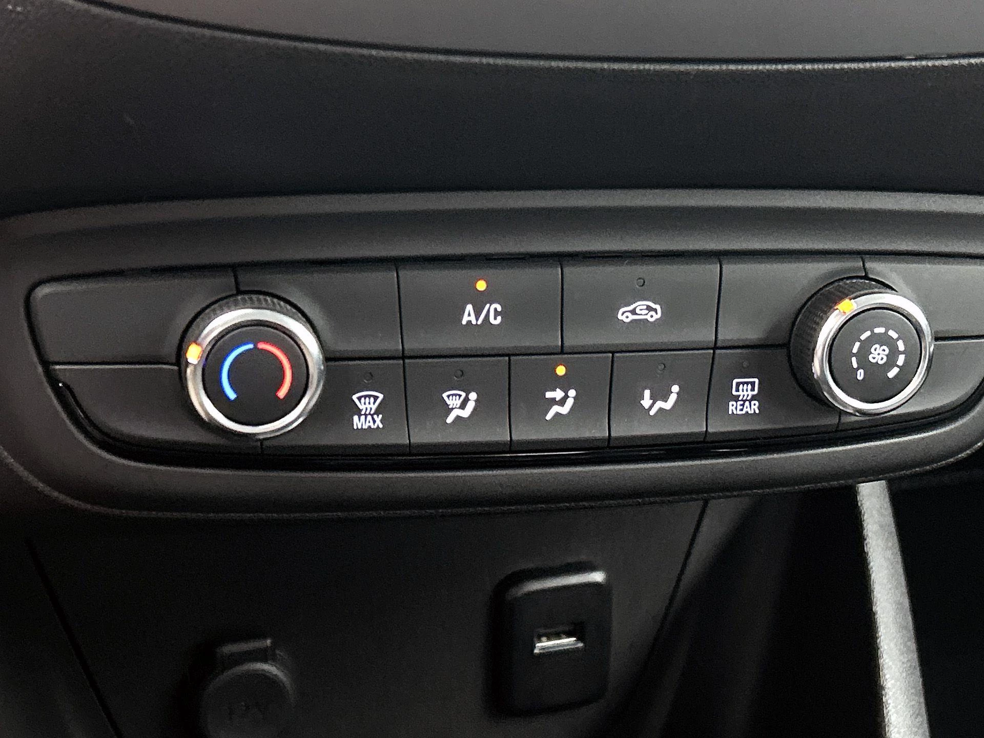 Opel-Crossland X-image-16