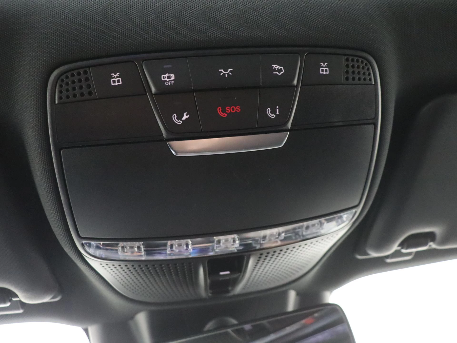 Mercedes-Benz-E-Klasse-image-31