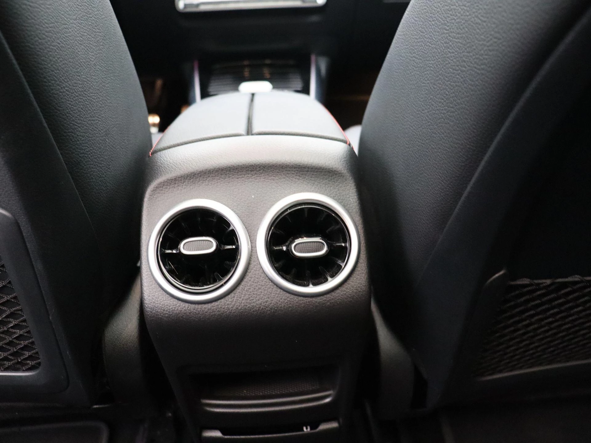 Mercedes-Benz-EQA-image-16