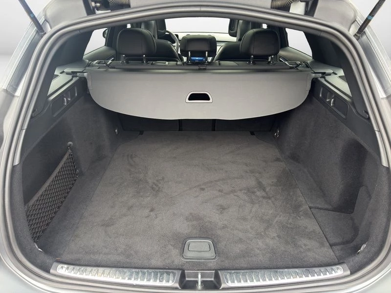 Mercedes-Benz-C-Klasse-image-9