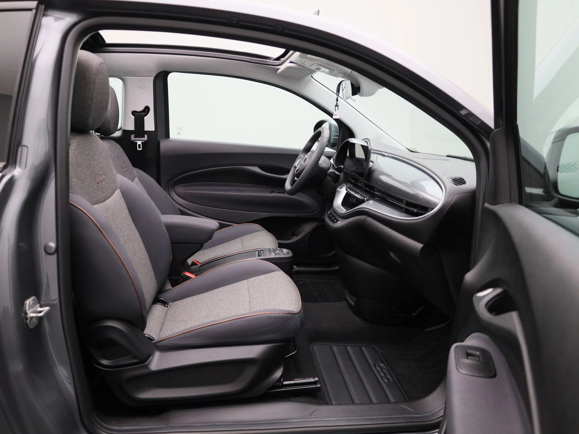 Fiat-500C-image-34