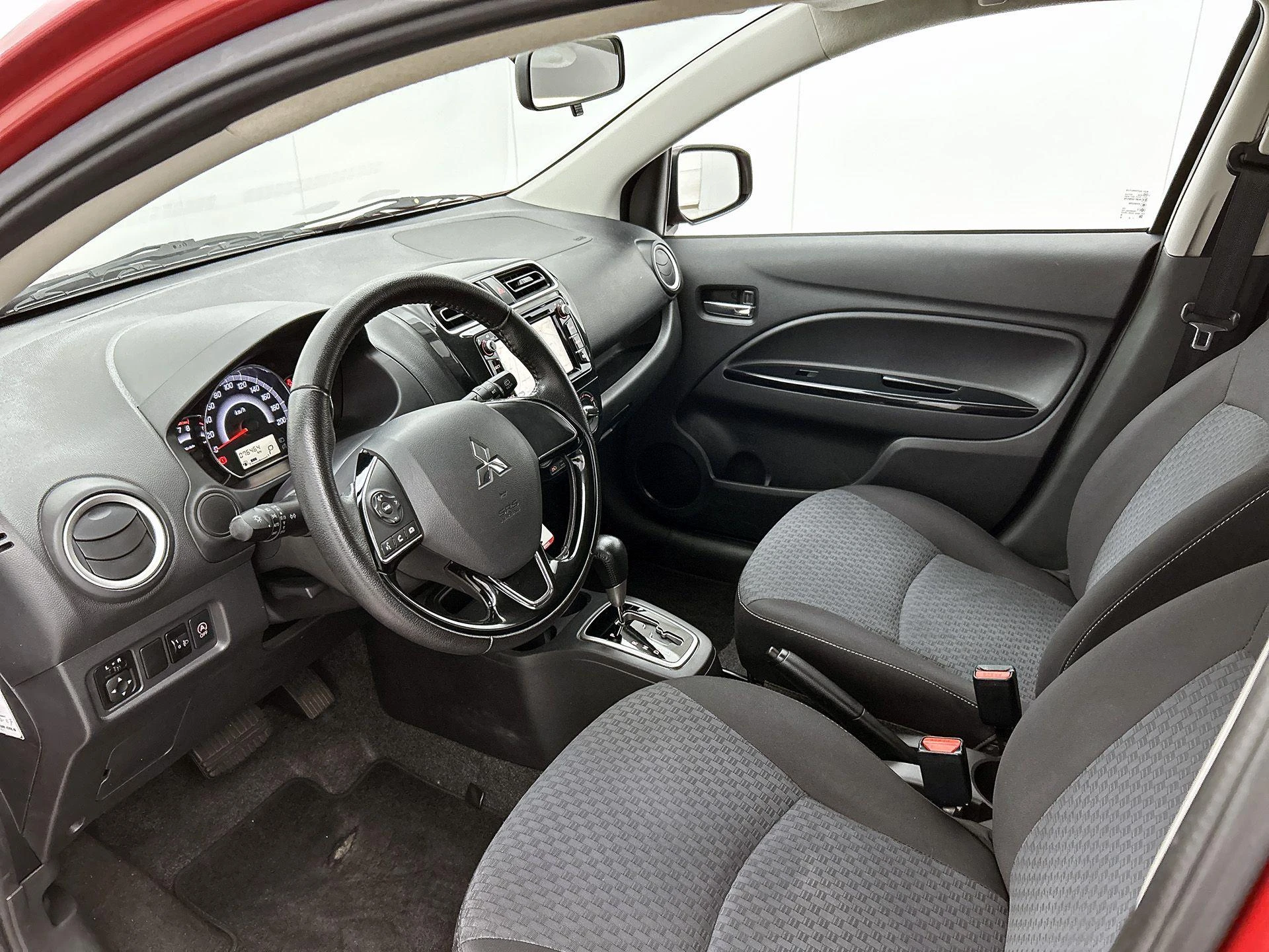 Mitsubishi-Space Star-image-16