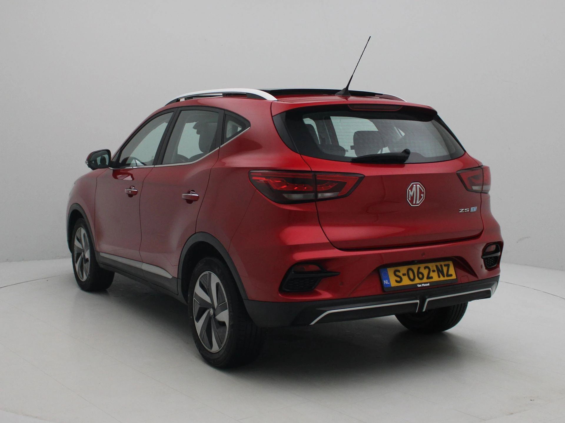 MG-ZS EV-image-2
