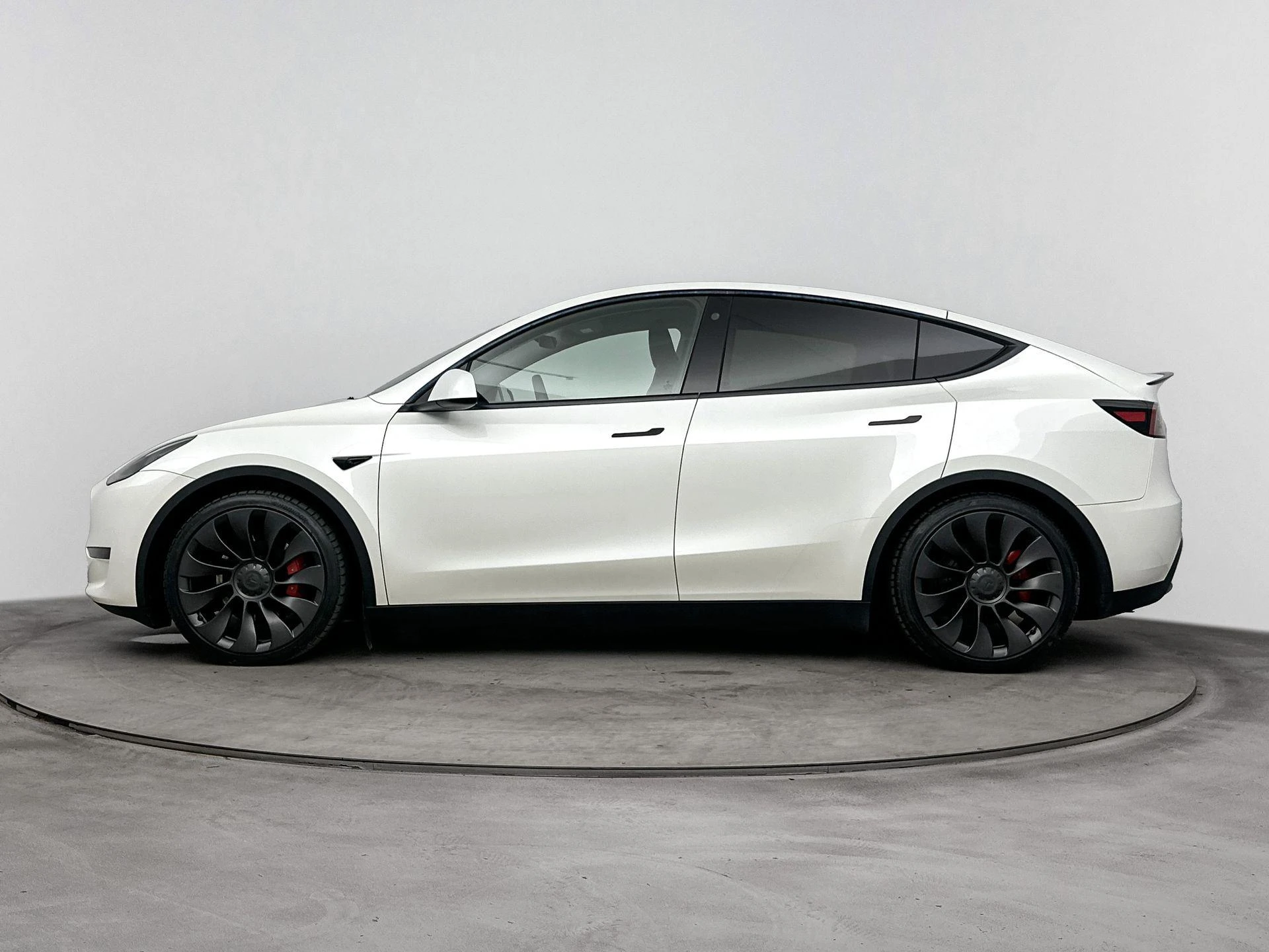 Tesla-Model Y-image-1