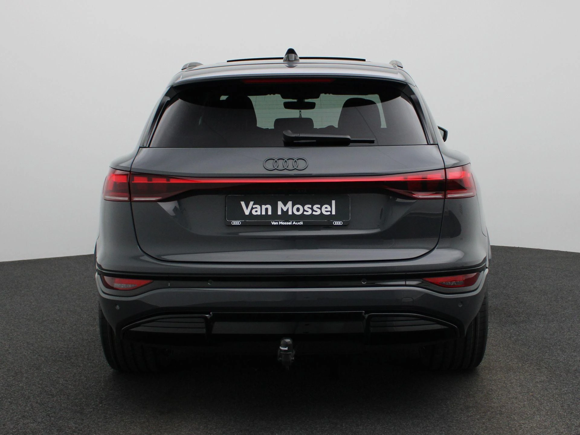 Audi-Q6 e-tron-image-4