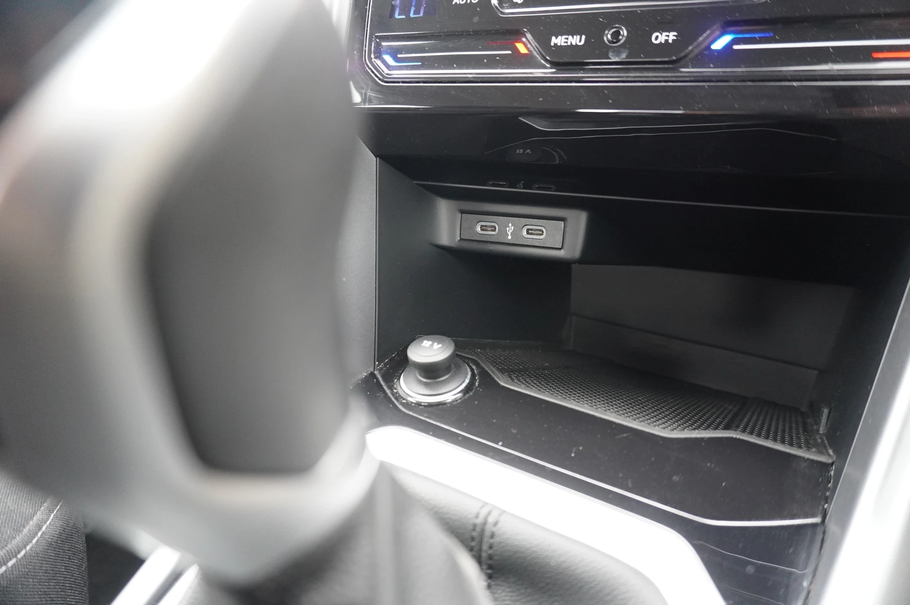 Volkswagen-T-Roc-image-28
