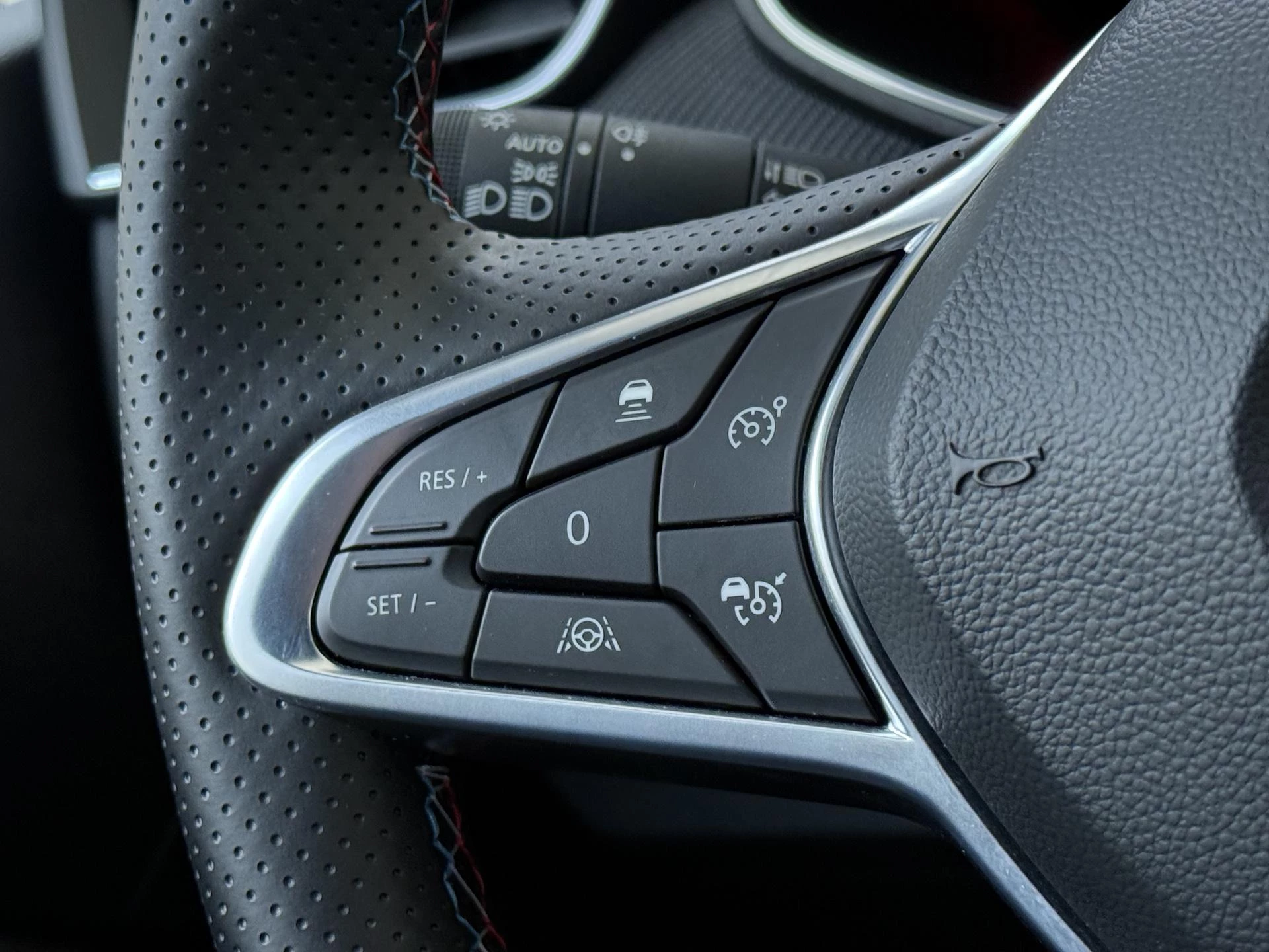 Renault-Clio-image-12