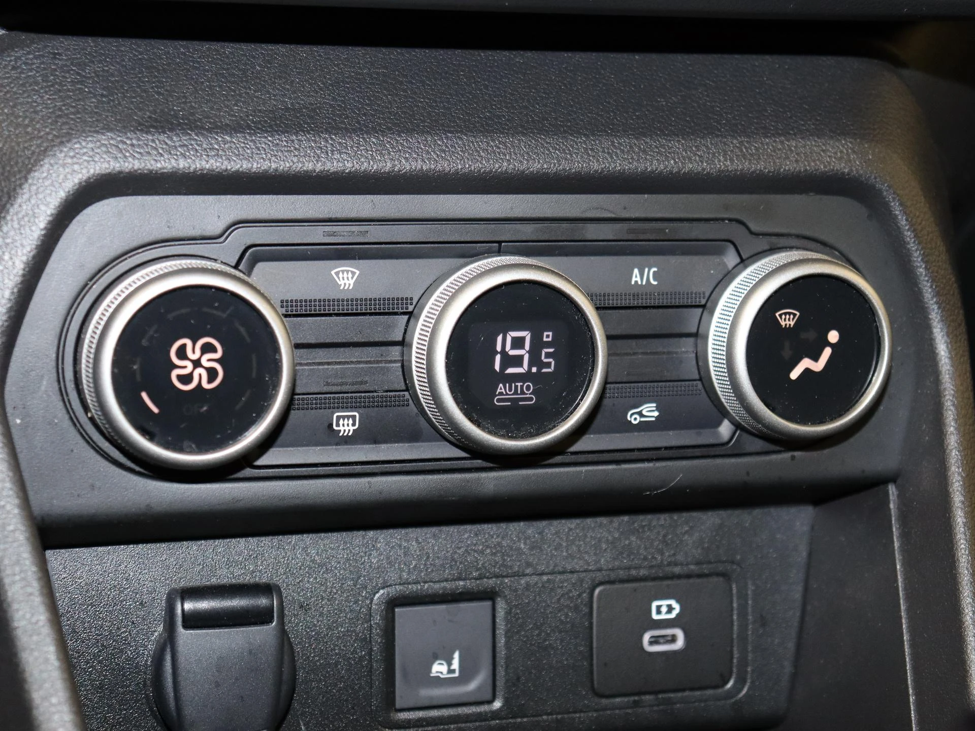Dacia-Sandero Stepway-image-18