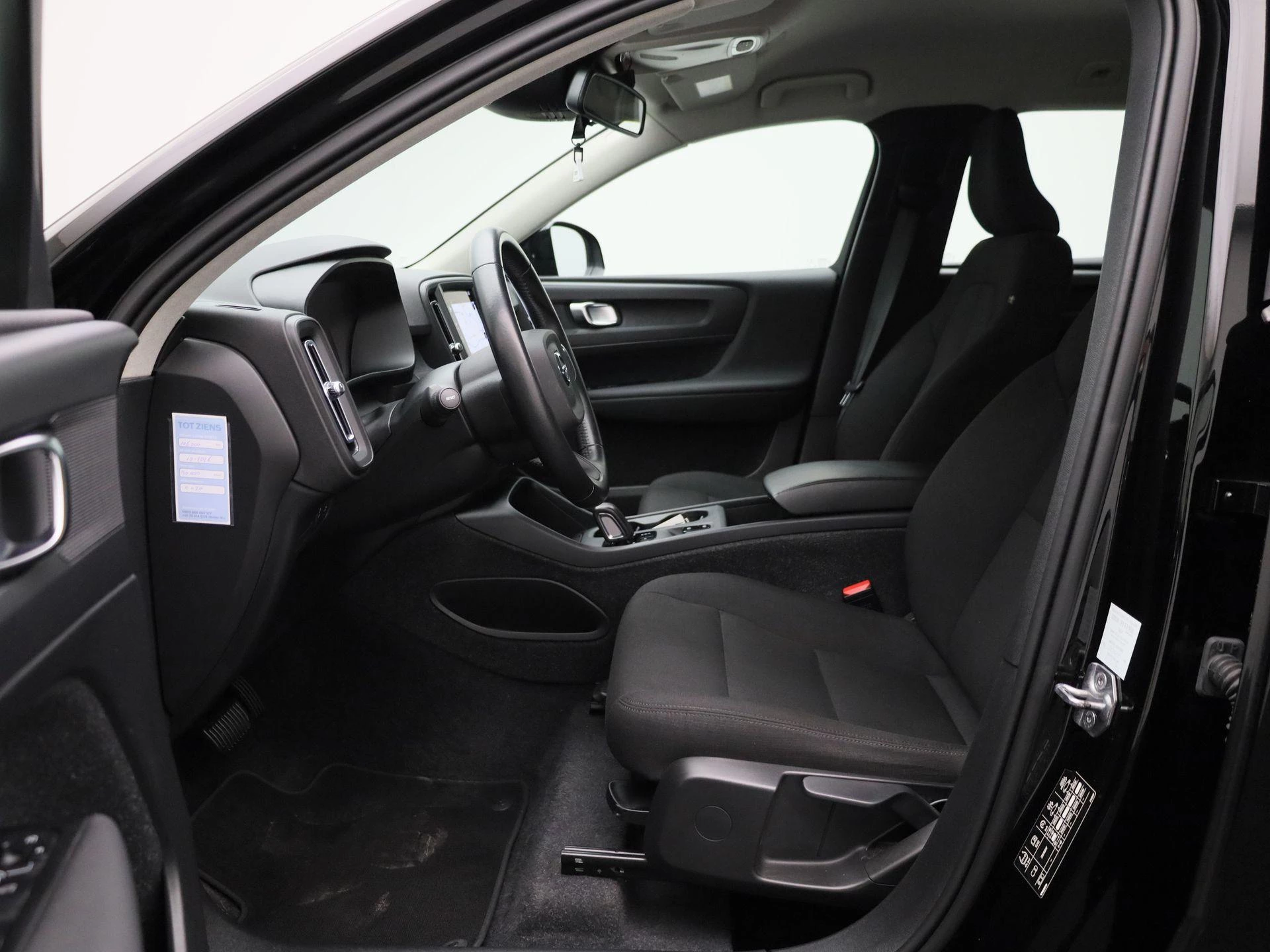 Volvo-XC40-image-8