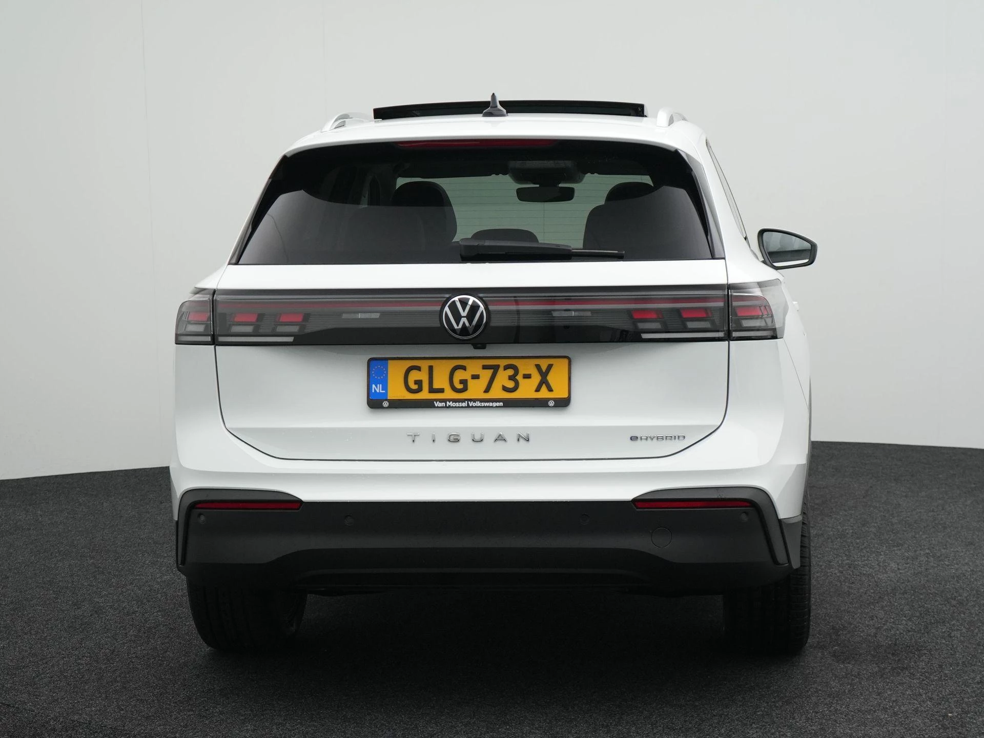 Volkswagen-Tiguan-image-4