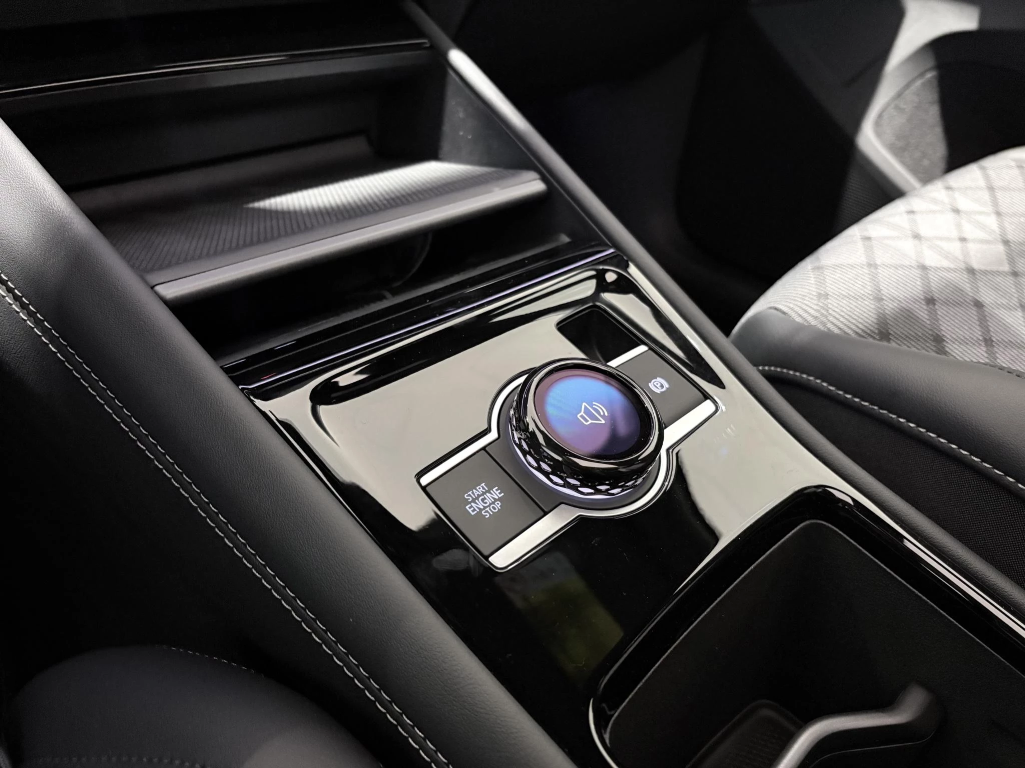 Volkswagen-Tayron-image-34
