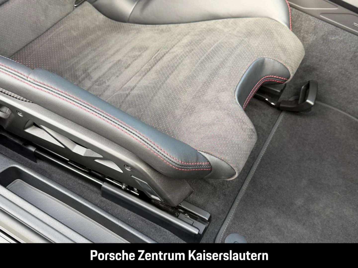 Porsche-911-image-27
