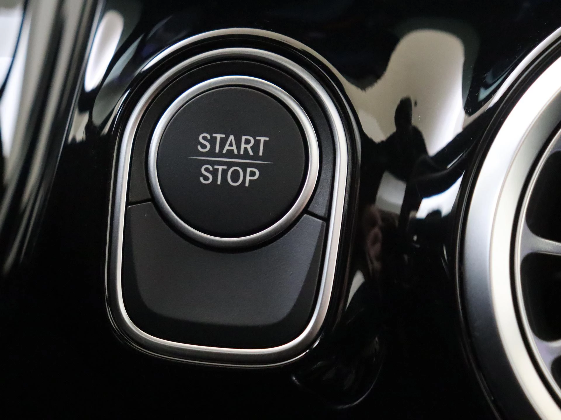 Mercedes-Benz-EQA-image-21