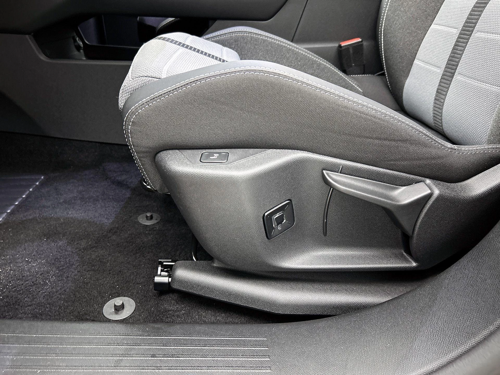 Opel-Grandland-image-23