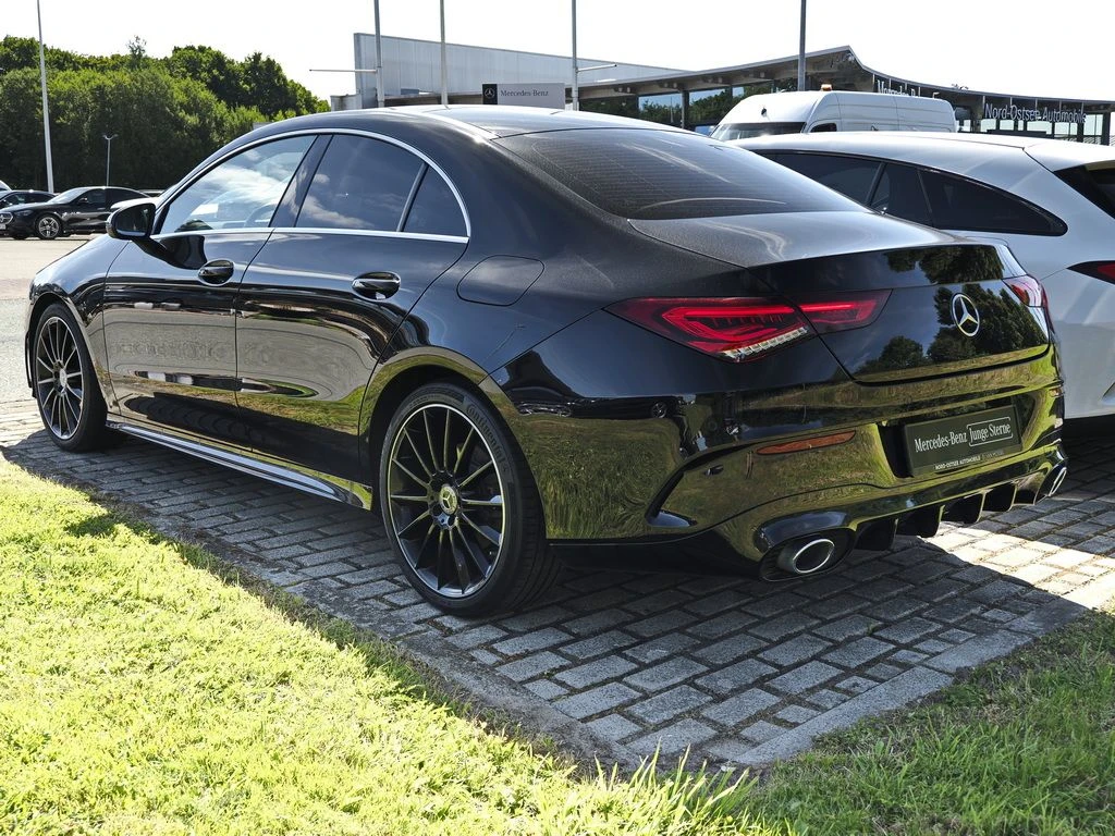 Mercedes-Benz-CLA 220 d-image-5