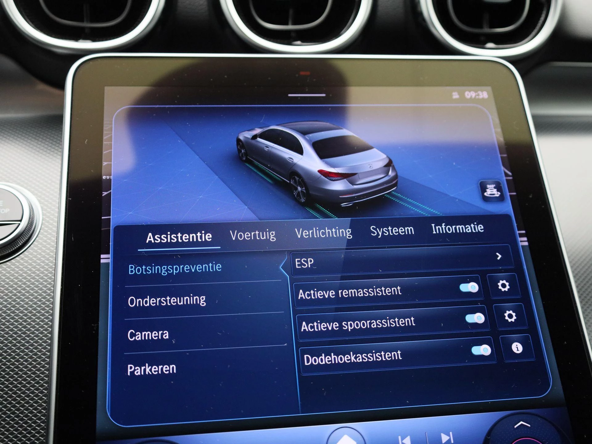 Mercedes-Benz-C-Klasse-image-21