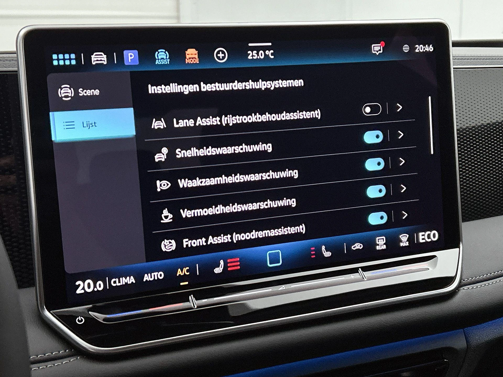 Volkswagen-Tiguan-image-14