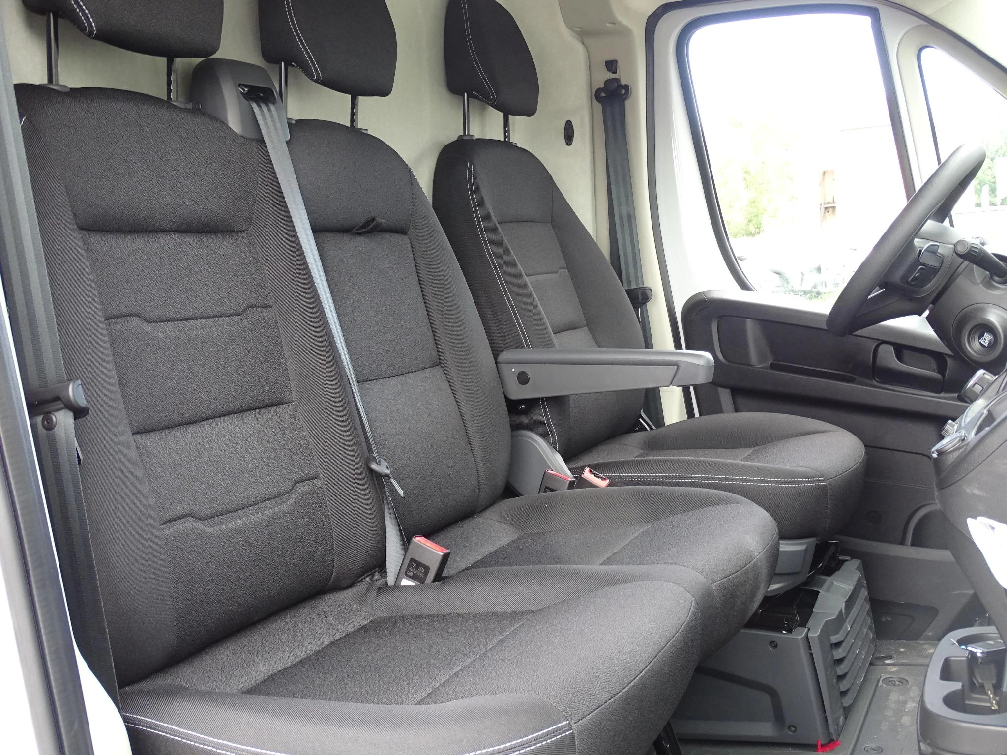 Opel-Movano-image-8