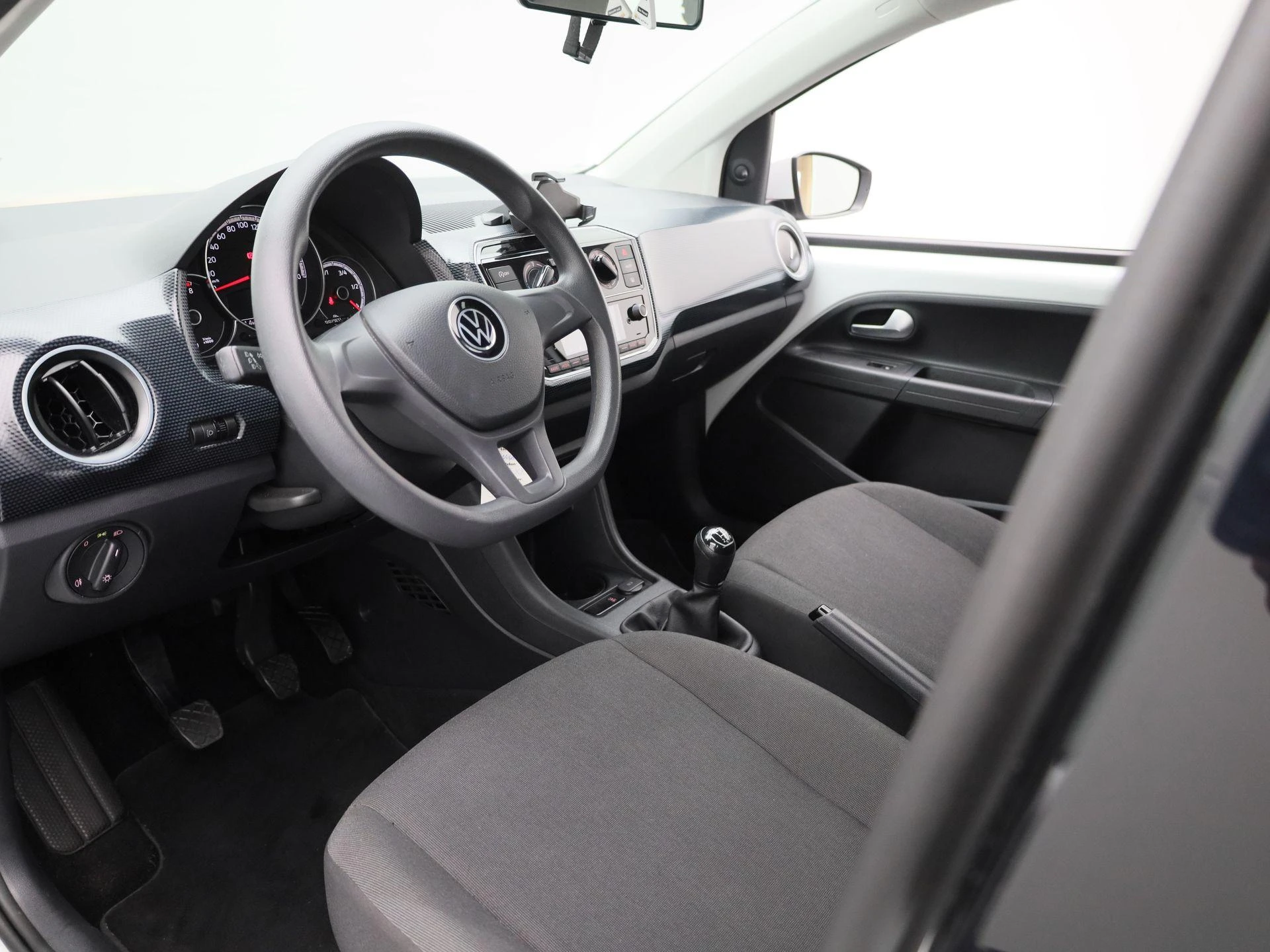 Volkswagen-up!-image-14