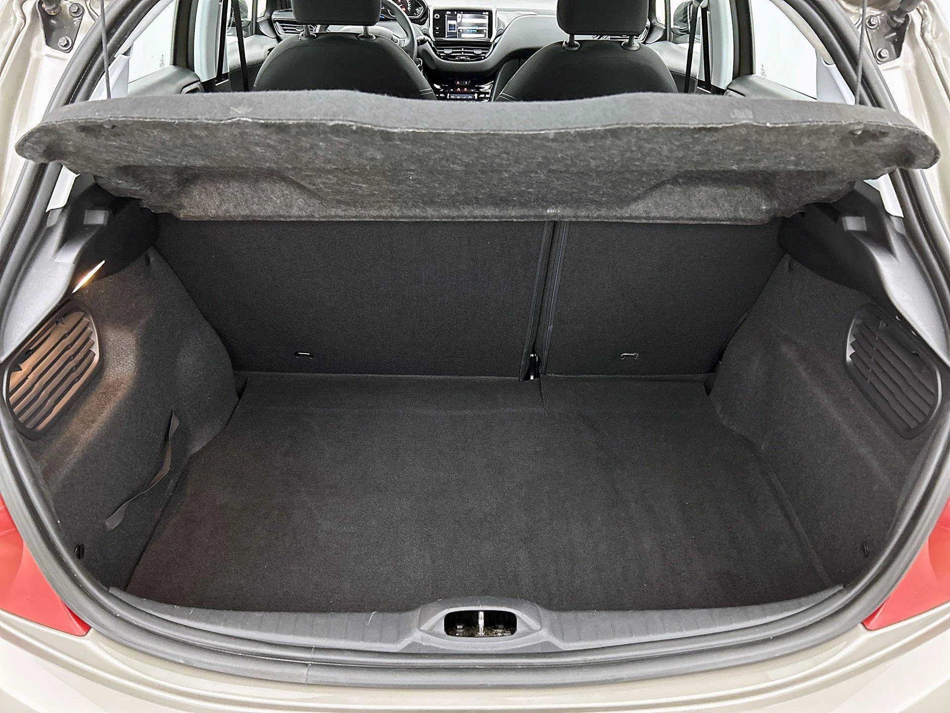 Peugeot-208-image-22