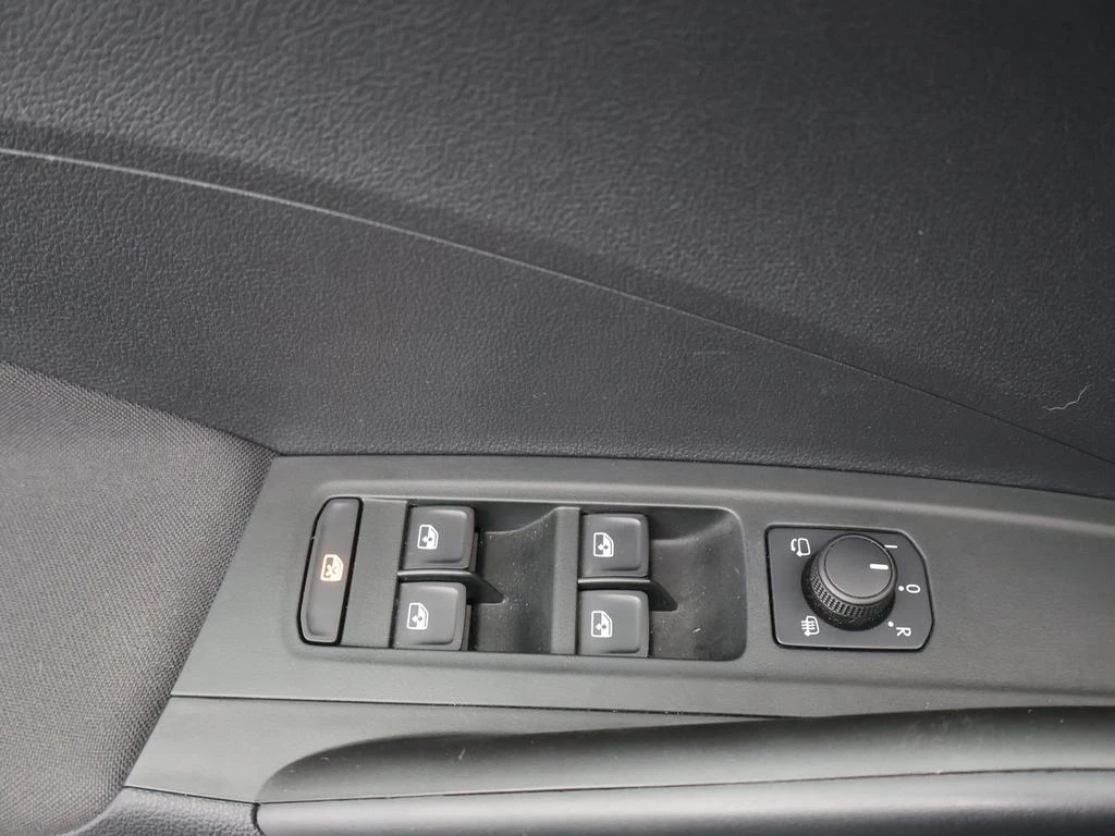 Škoda Fabia Fabia 1.0i Ambition *APP CONNECT*PDC*ZETELVERWARMING*AIRCO*DAB*...