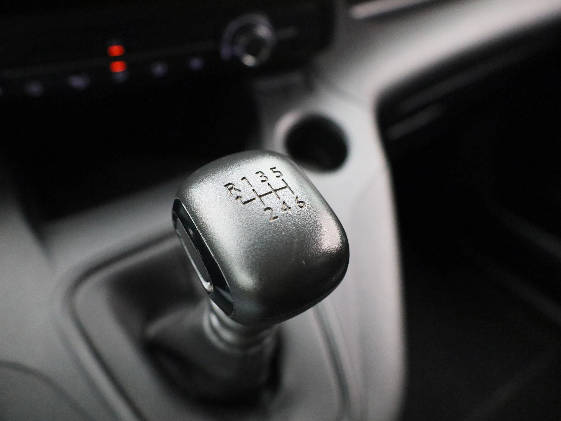 Opel-Combo Life-image-22
